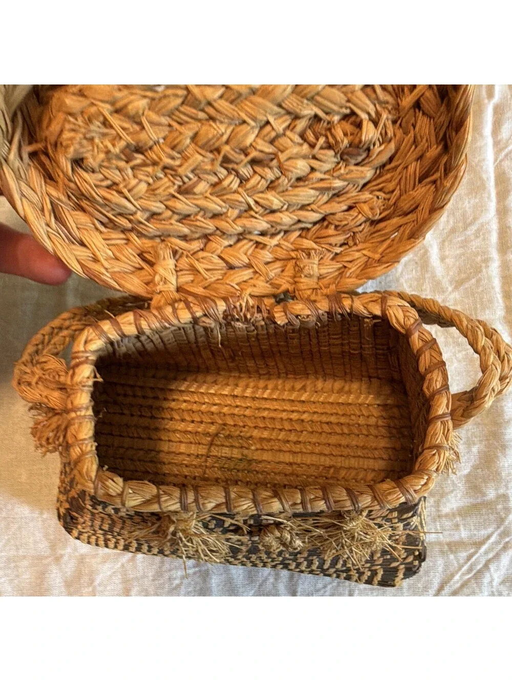 Vintage Handwoven Basket Purse Natural Fiber Geometric Tassel Shoulder Bag